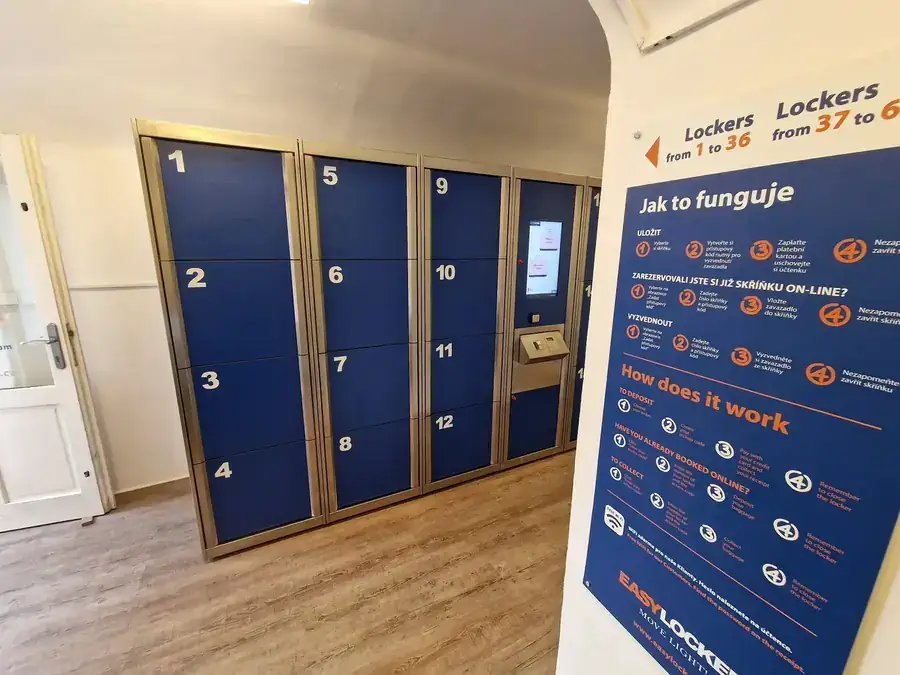 EasyLocker how-to instructions signage for luggage storage Prague